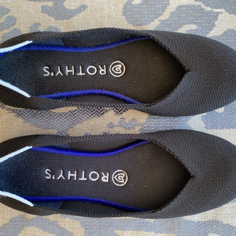 Black rothy’s flat